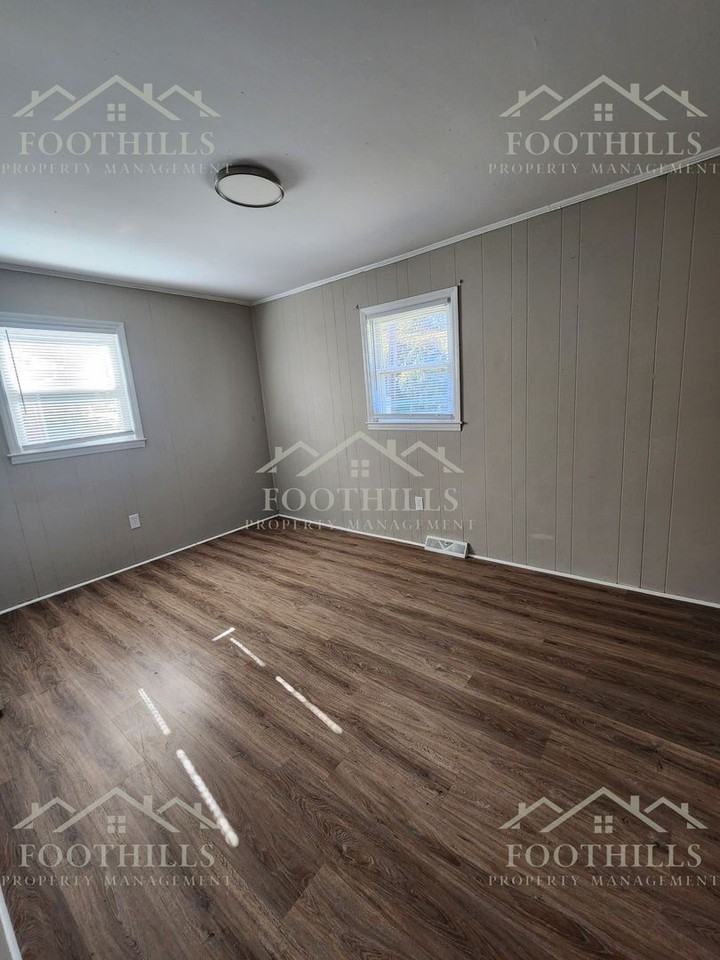 202 Kennemore St #3 - Photo 6 of 9