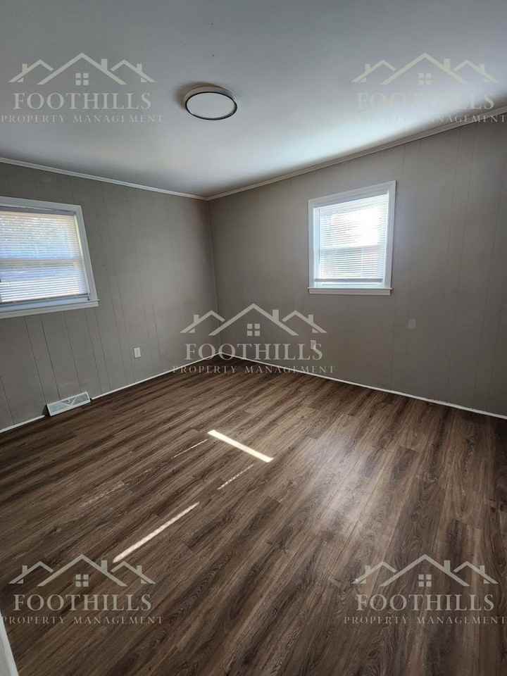 202 Kennemore St #3 - Photo 7 of 9