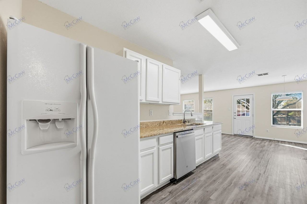 2543 Barksdale Dr - Photo 5 of 22