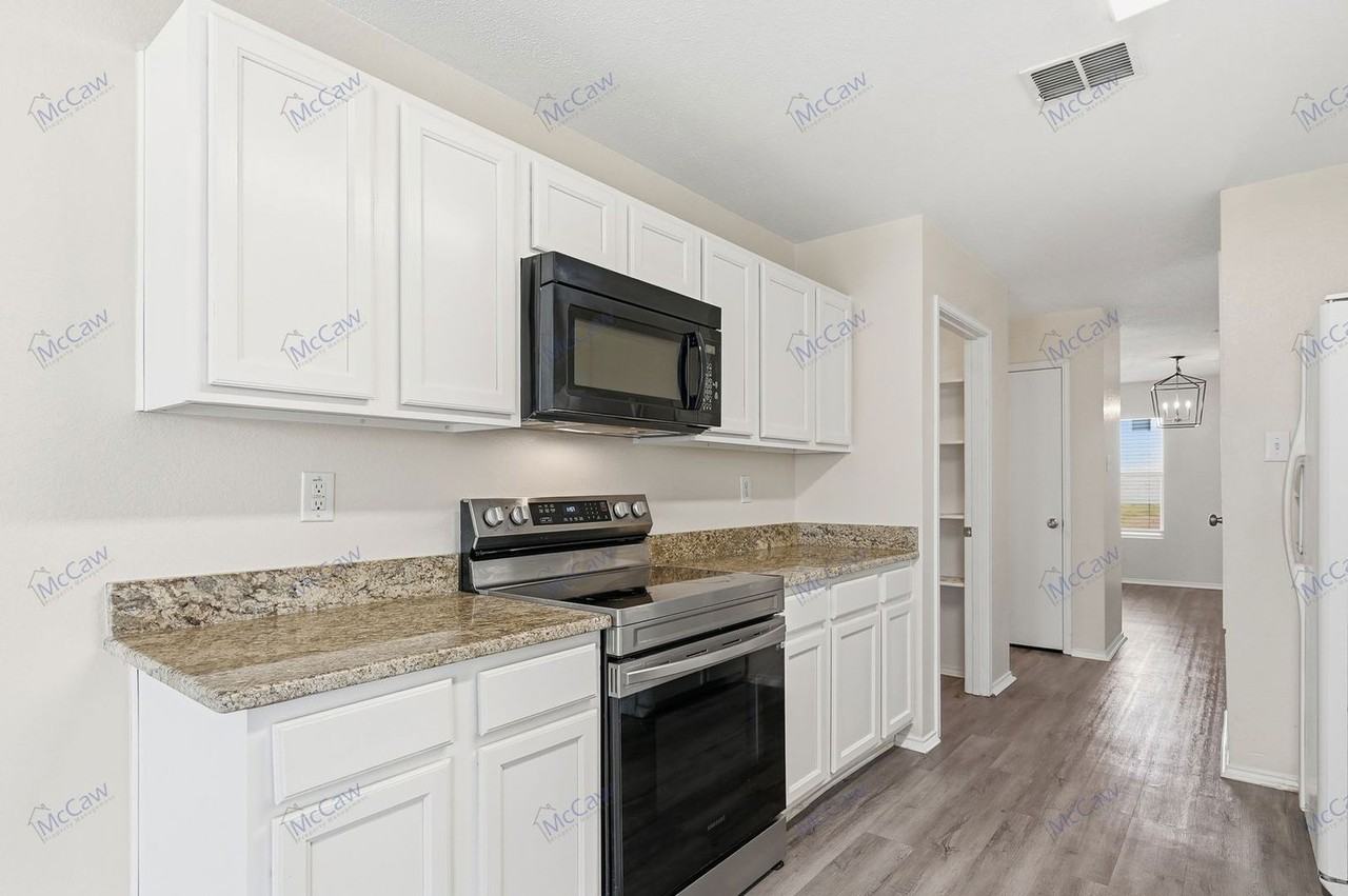 2543 Barksdale Dr - Photo 6 of 22