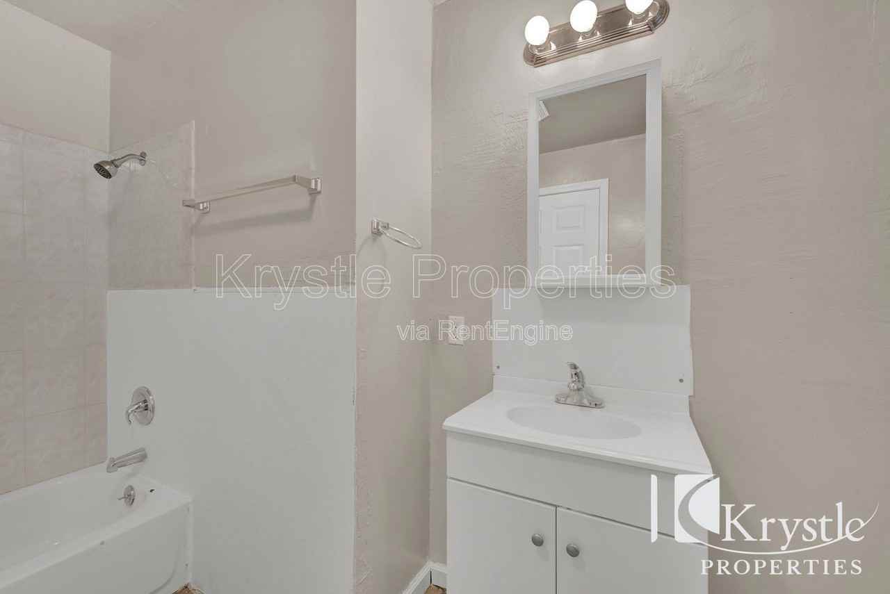 178 Janice St - Photo 7 of 18