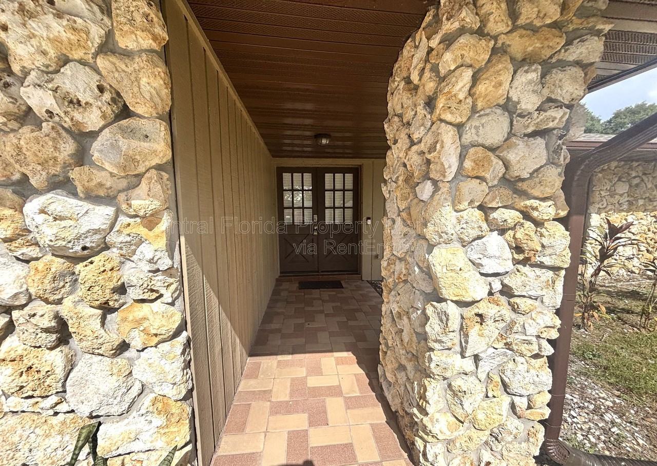 1009 Terry Dr - Photo 2 of 15