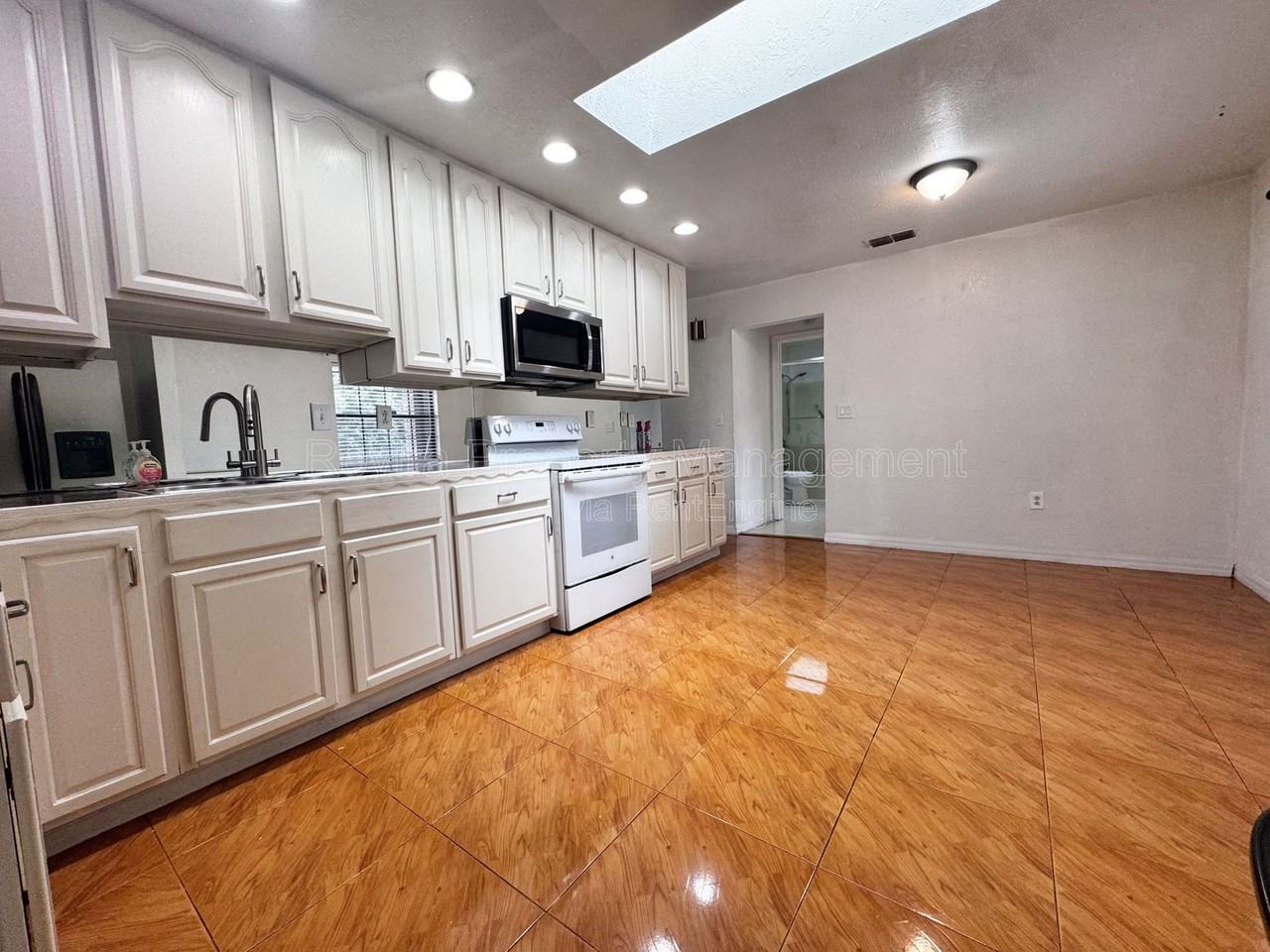 1844 Sailfish Court - Photo 5 of 16