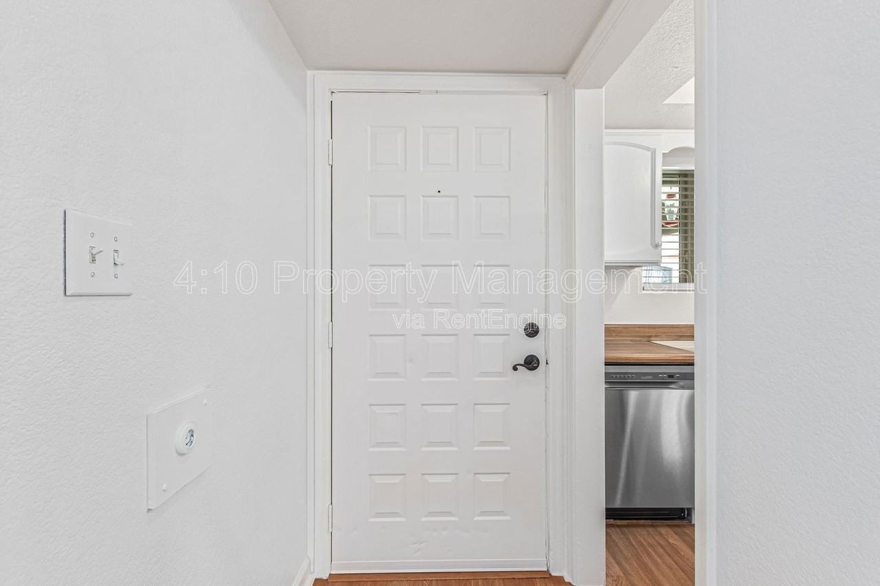 405 East Linda Lane #A - Photo 5 of 29