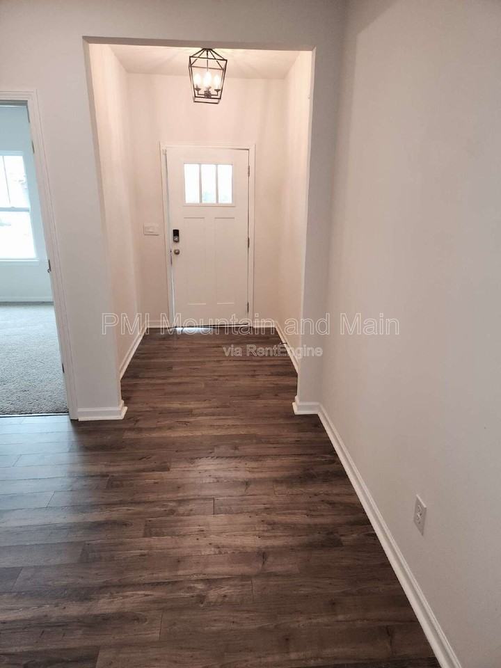 Ridgeview Ln - Photo 7 of 35