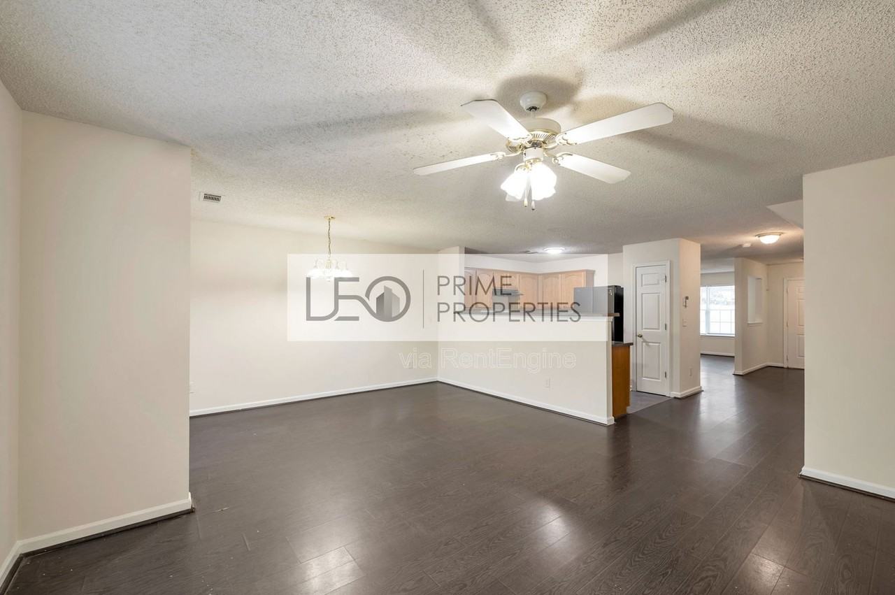 950 Parkway Rd - Photo 3 of 24