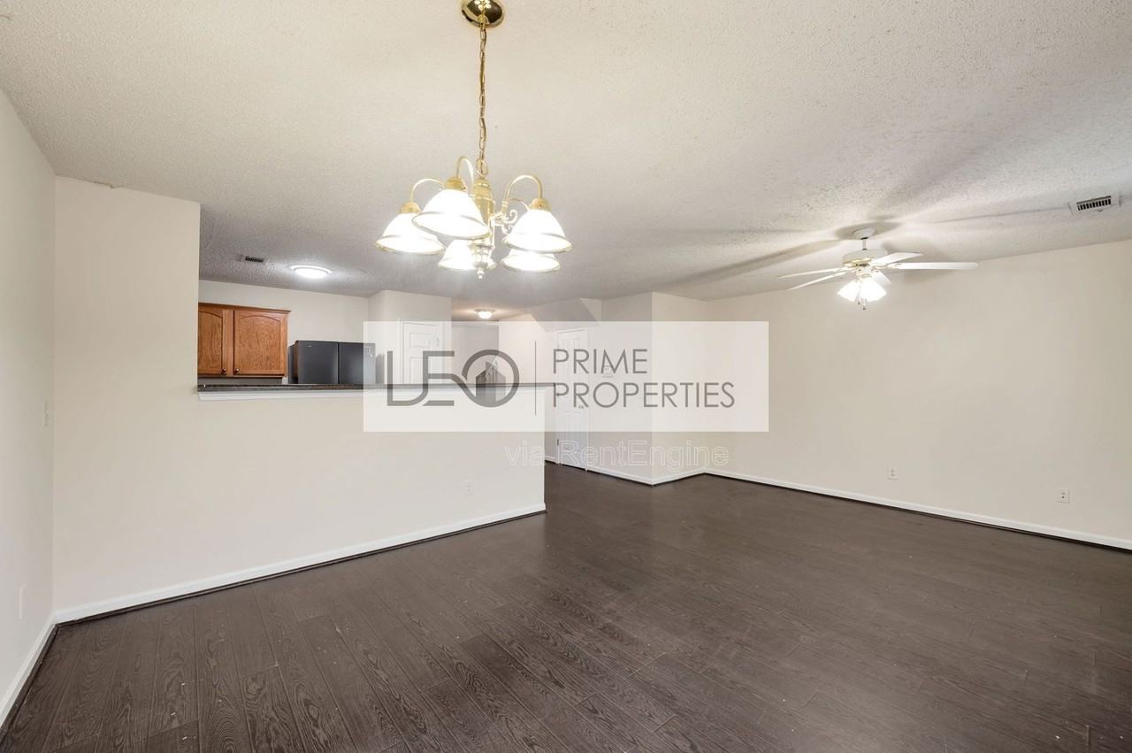 950 Parkway Rd - Photo 4 of 24