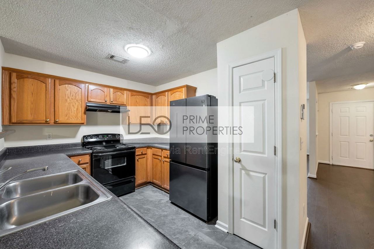 950 Parkway Rd - Photo 5 of 24