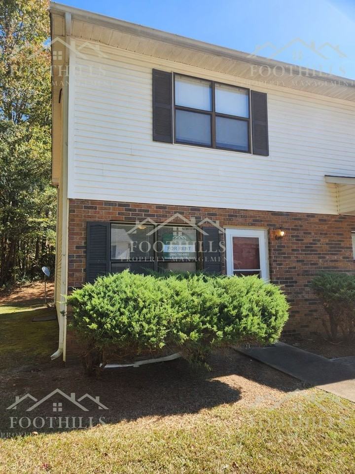 108 Woodland Dr #F - Photo 2 of 13