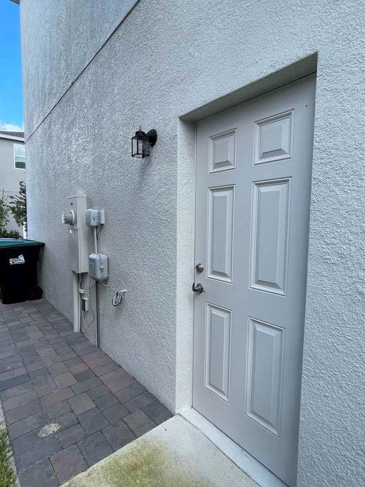 16071 Micelli Dr - Photo 2 of 10