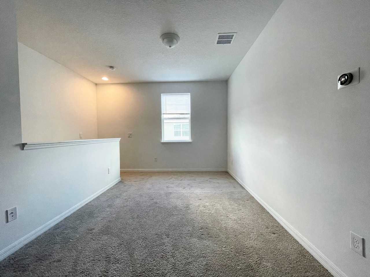 16071 Micelli Dr - Photo 7 of 10