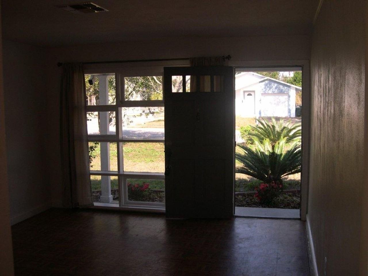 220 Golden Days Dr - Photo 3 of 13