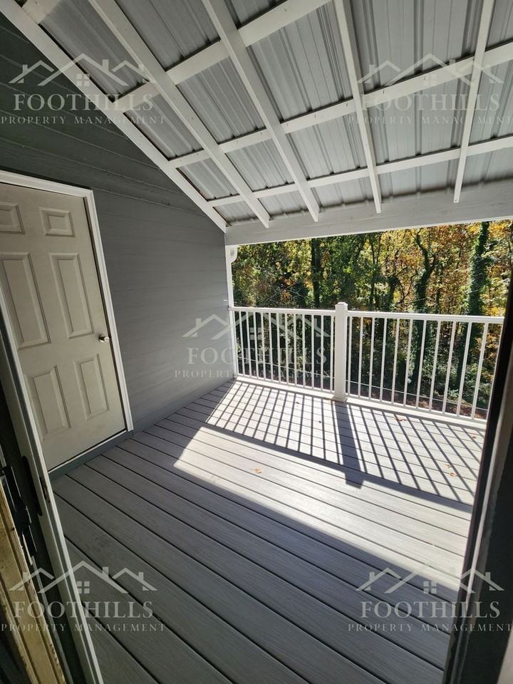 1911 Northlake Drive - Photo 2 of 14