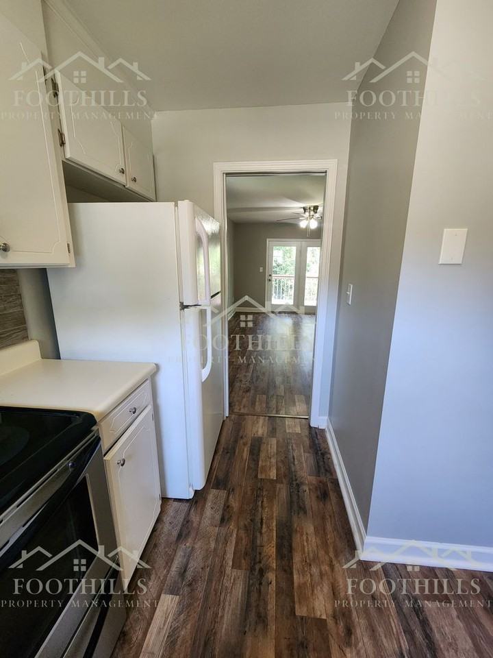 613 North Pointe Creek - Photo 4 of 13