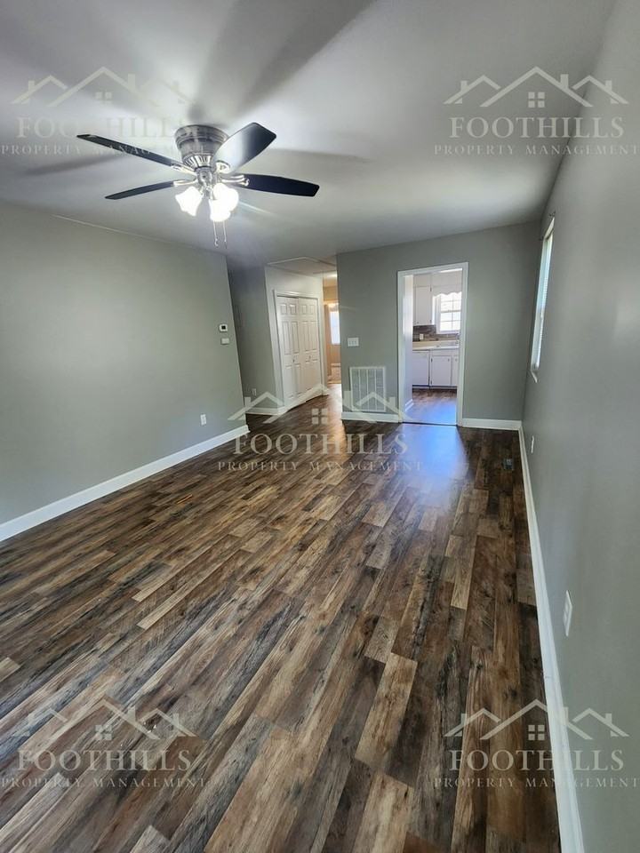 613 North Pointe Creek - Photo 5 of 13