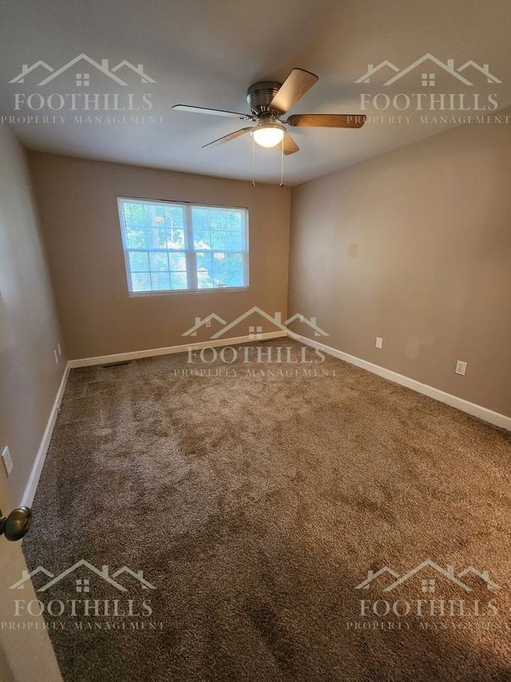 613 North Pointe Creek - Photo 6 of 13