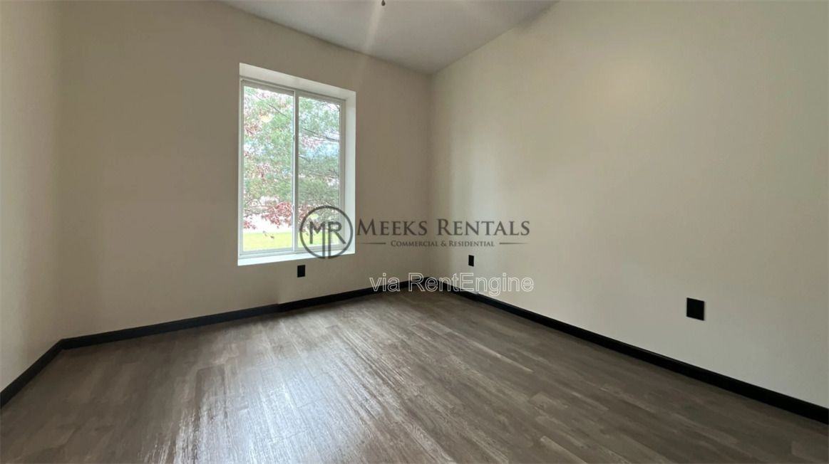 408 Leon Sullivan Way #201 - Photo 5 of 6