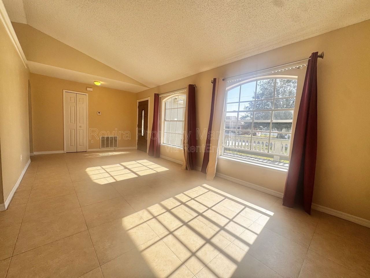 116 Barrington Drive - Photo 3 of 18