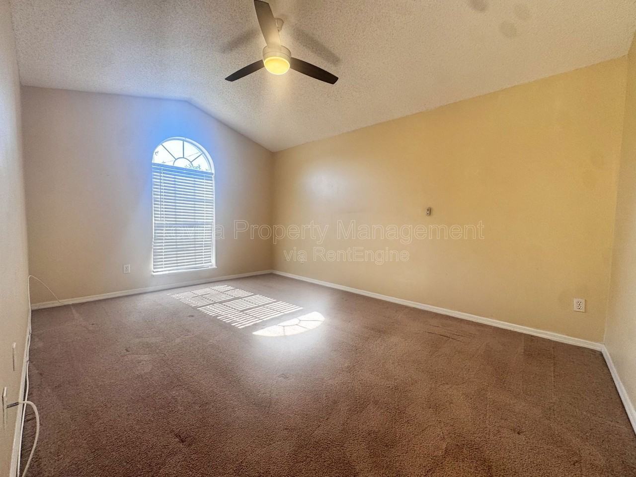 116 Barrington Drive - Photo 4 of 18