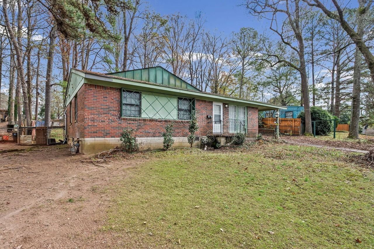 4488 Richard Road - Photo 4 of 28