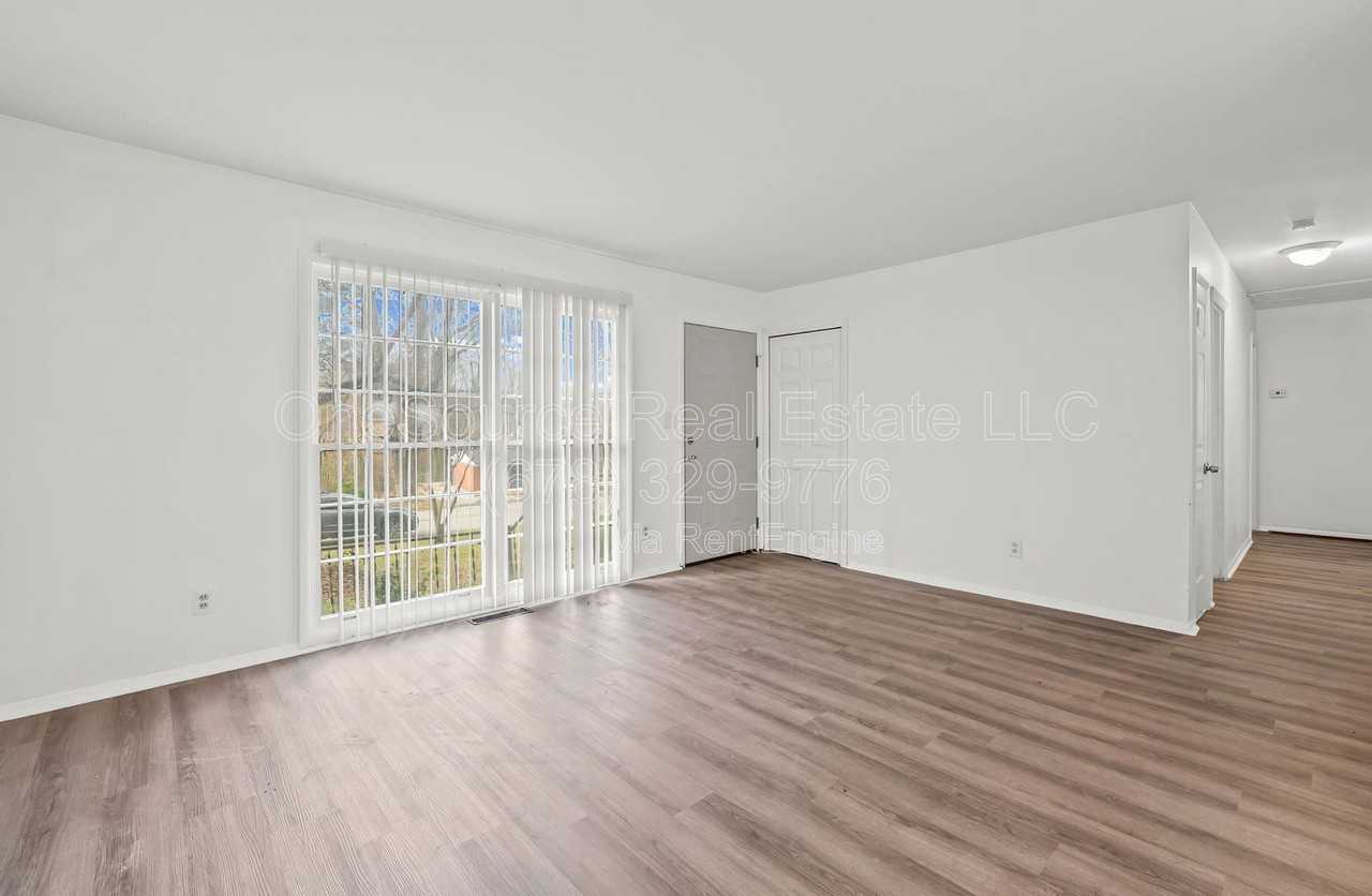 4488 Richard Road - Photo 7 of 28