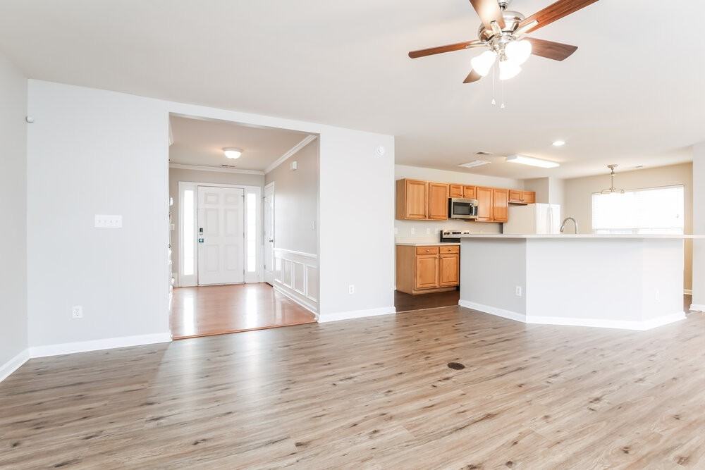 2043 Swimming Hole Cir - Photo 5 of 17