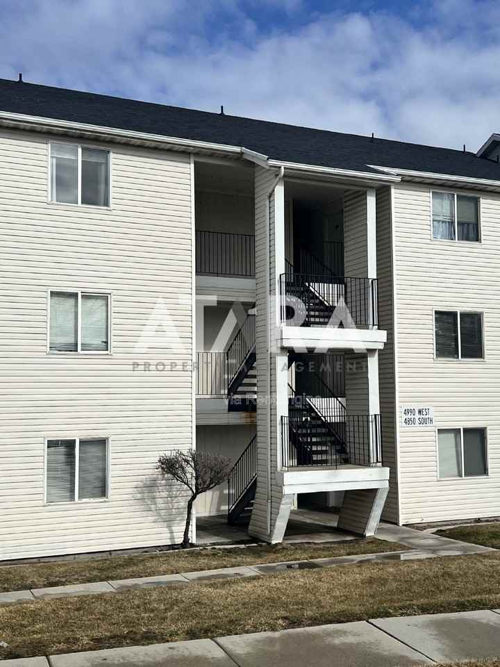 4984 West 4850 South #32 - Photo 4 of 19