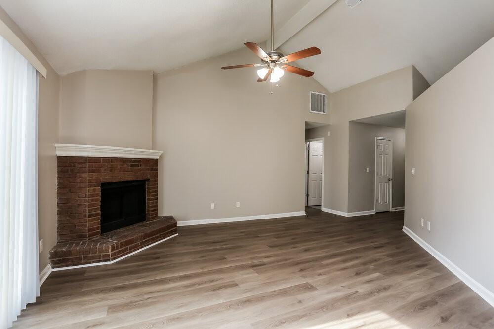 359 Tait Rd - Photo 4 of 16