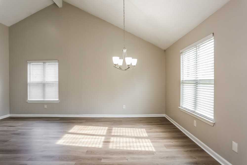 359 Tait Rd - Photo 5 of 16