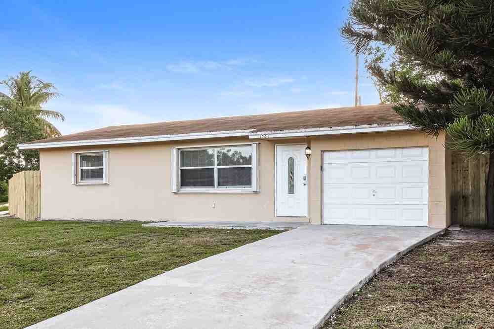 1321 Sw 21st Way - Photo 3 of 16