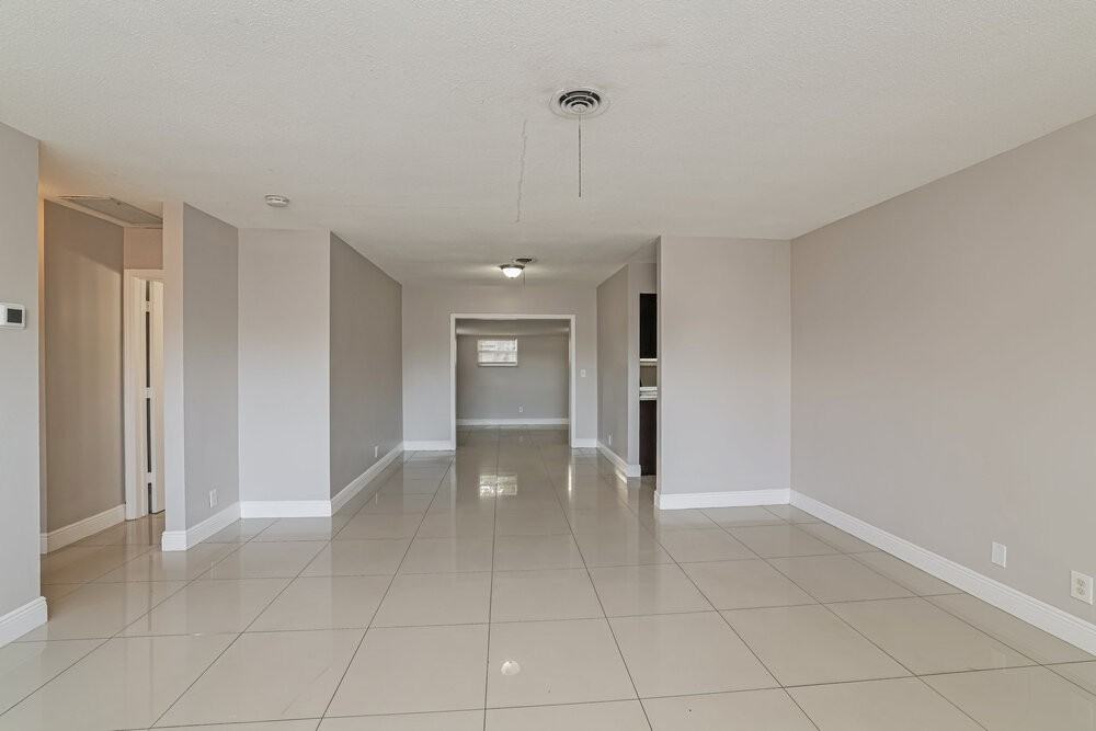 1321 Sw 21st Way - Photo 6 of 16