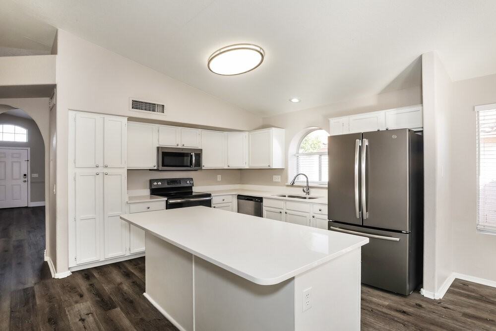 4243 E Balsam Ave - Photo 6 of 16