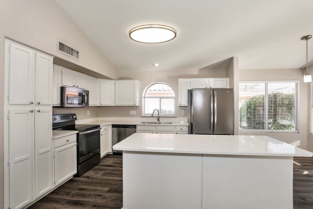 4243 E Balsam Ave - Photo 7 of 16