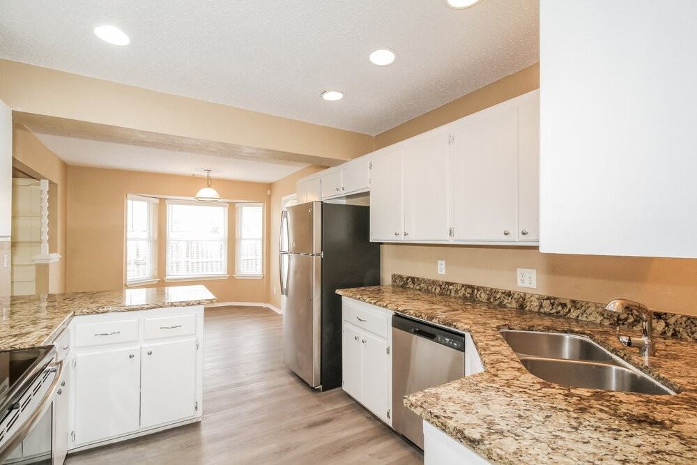 501 South Bouziden Drive - Photo 7 of 16