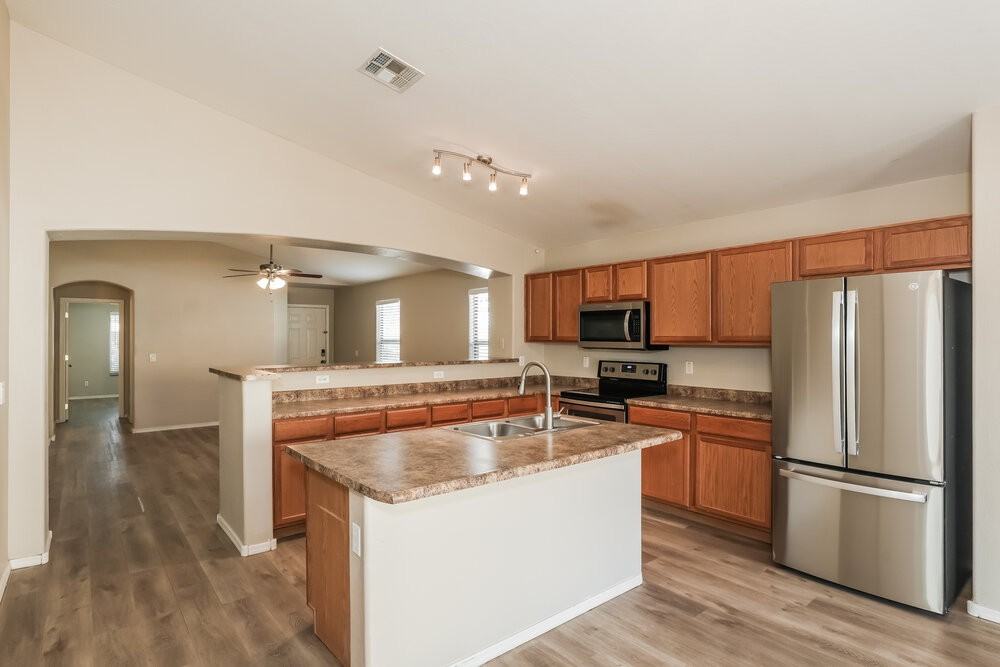 32647 N Cherry Creek Rd - Photo 6 of 16