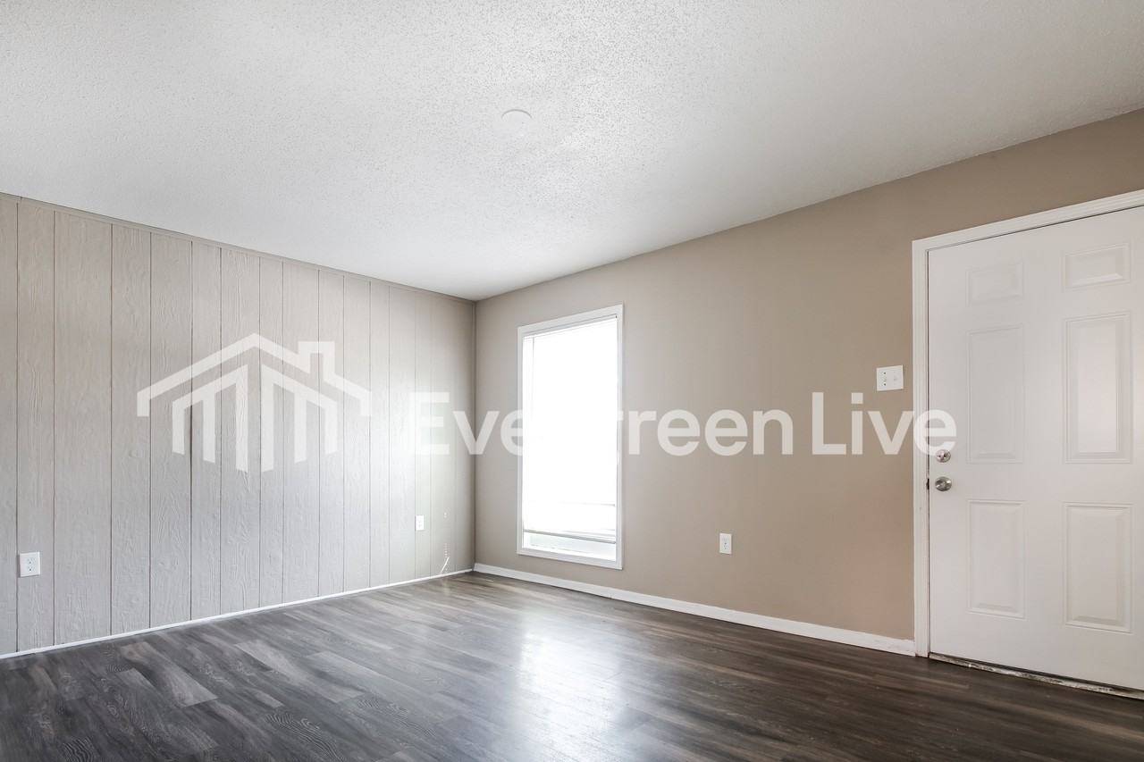 5267 Broken Oak Dr - Photo 4 of 16