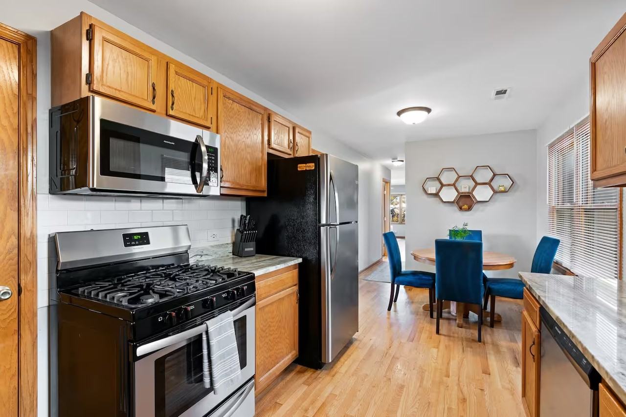 2815 N Avers Ave #2 - Photo 3 of 16