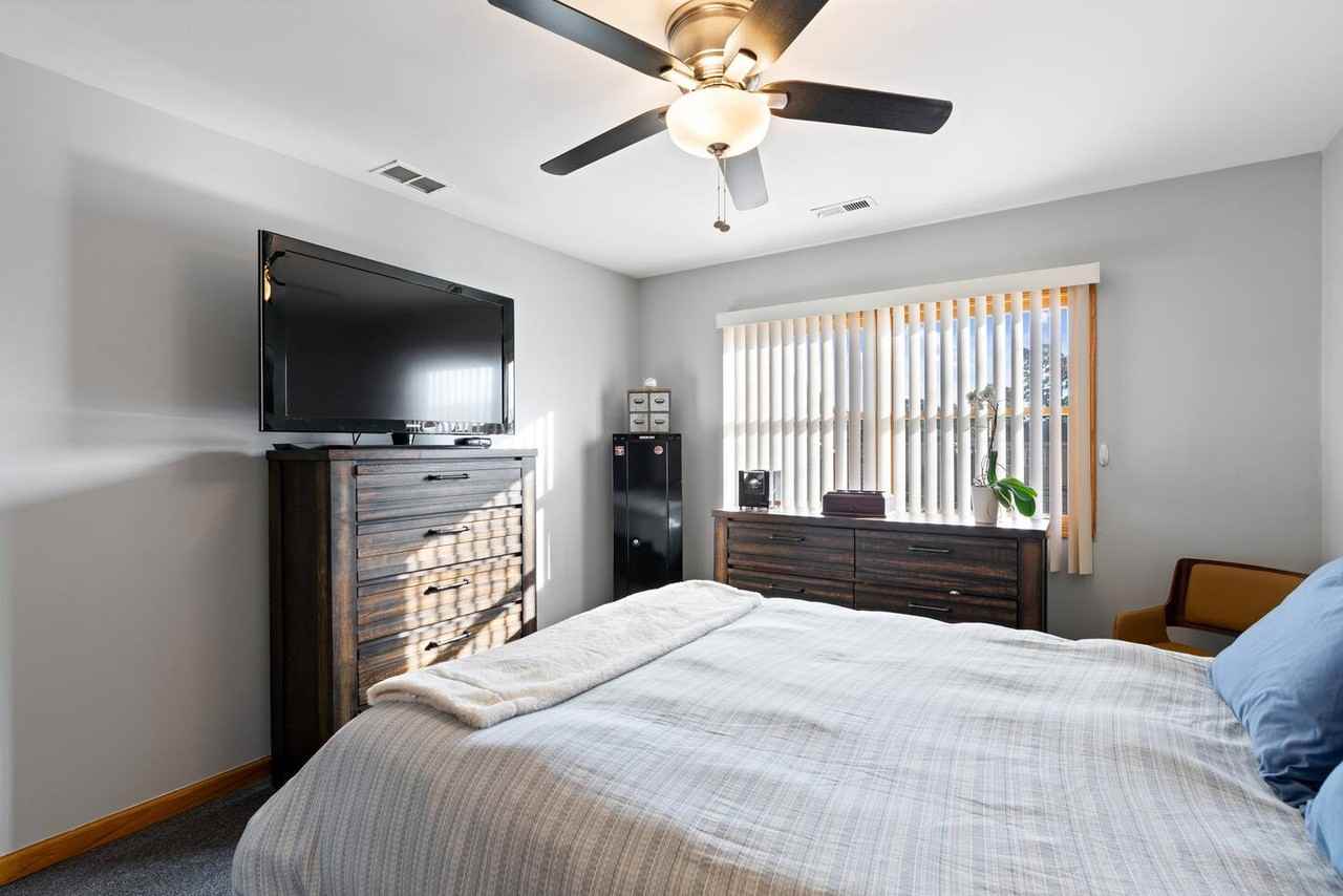 2815 N Avers Ave #2 - Photo 7 of 16