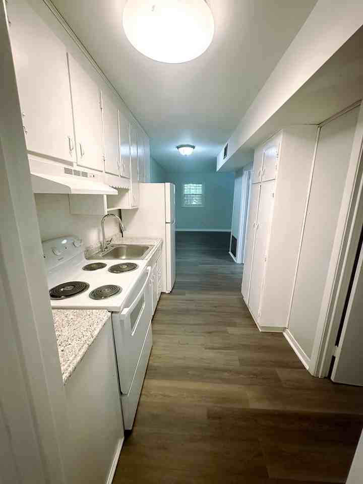 1300 Spruce St #1 - Photo 4 of 9