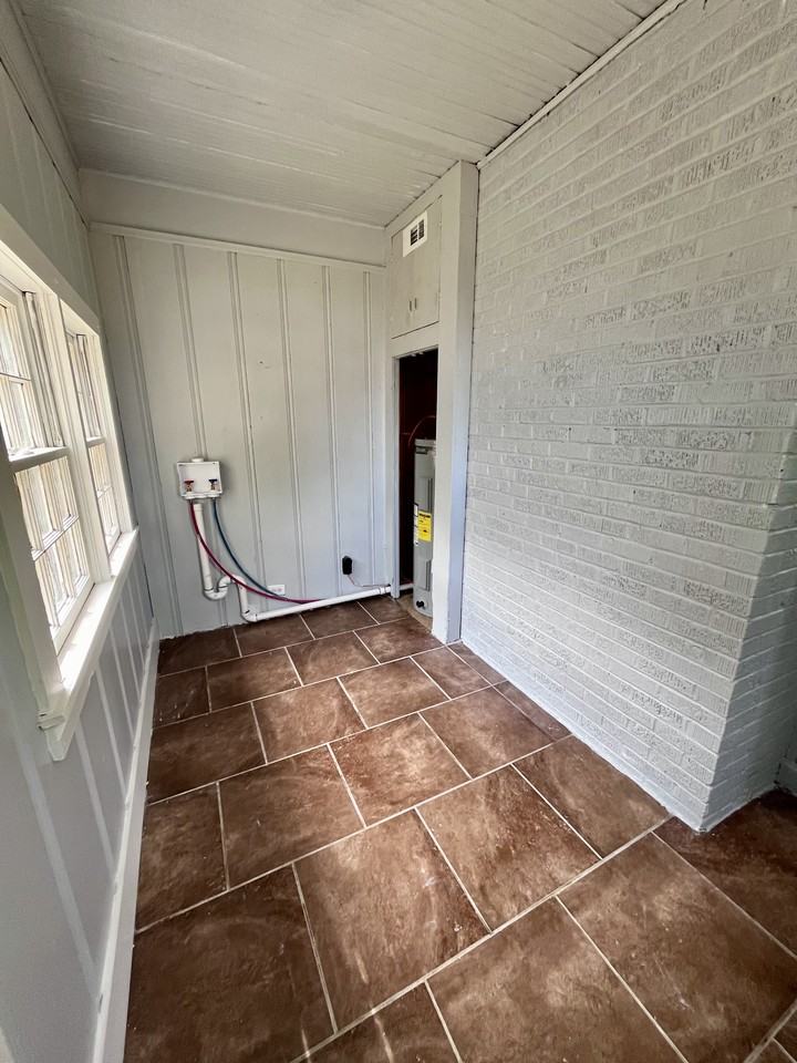 132 King St - Photo 5 of 16