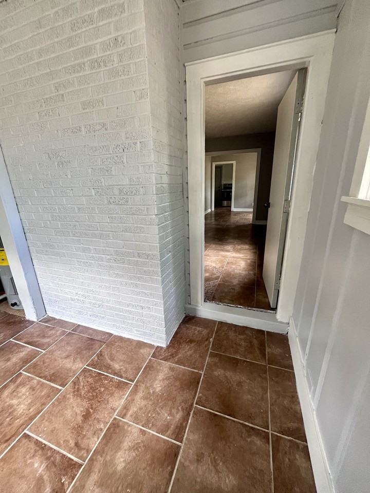 132 King St - Photo 6 of 16