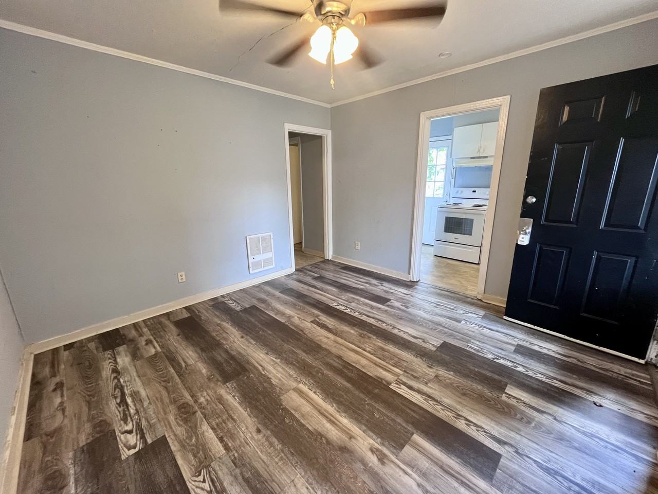 809 2nd Ave N - Photo 5 of 9