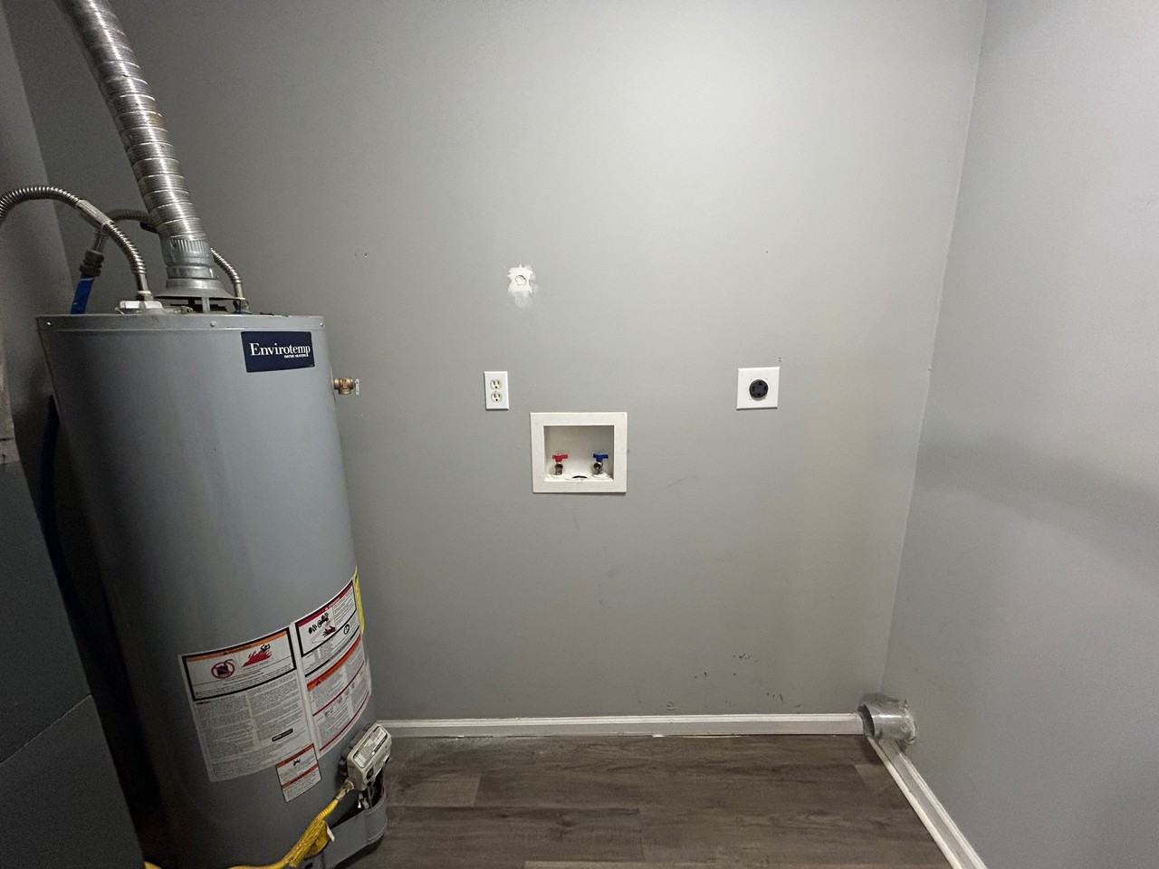 3960 Craig Ave - Photo 7 of 11