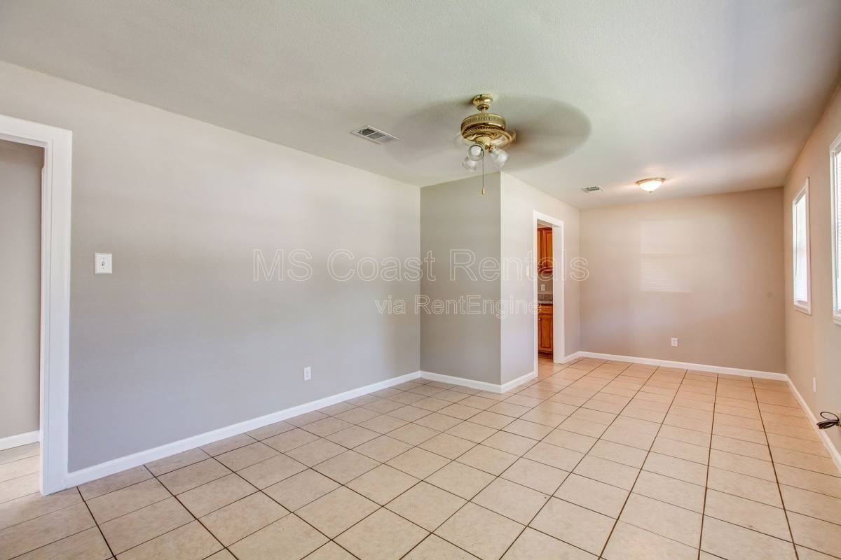 6569 Cortez Cir - Photo 3 of 10