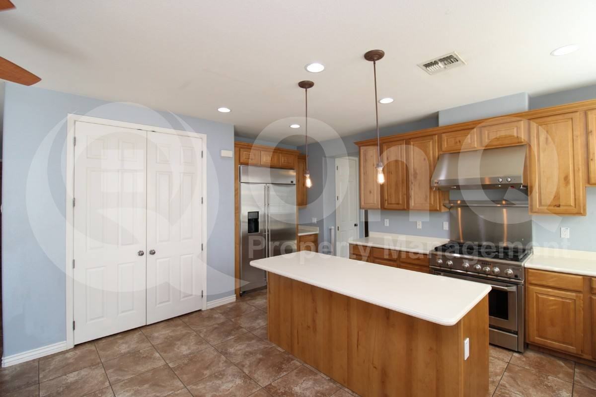 18905 E Raven Dr - Photo 3 of 10