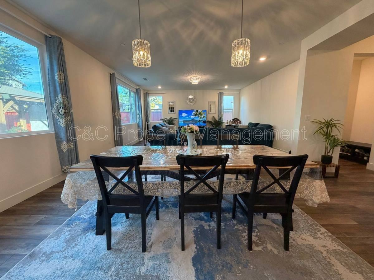 5125 Mesa Mint Court - Photo 2 of 10