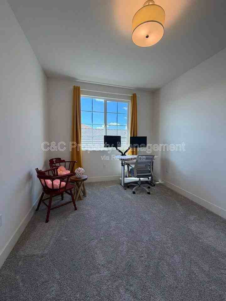 5125 Mesa Mint Court - Photo 5 of 10