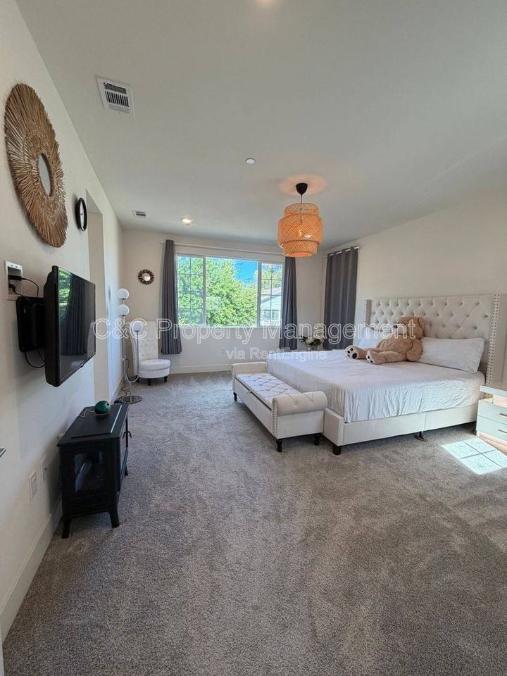 5125 Mesa Mint Court - Photo 7 of 10