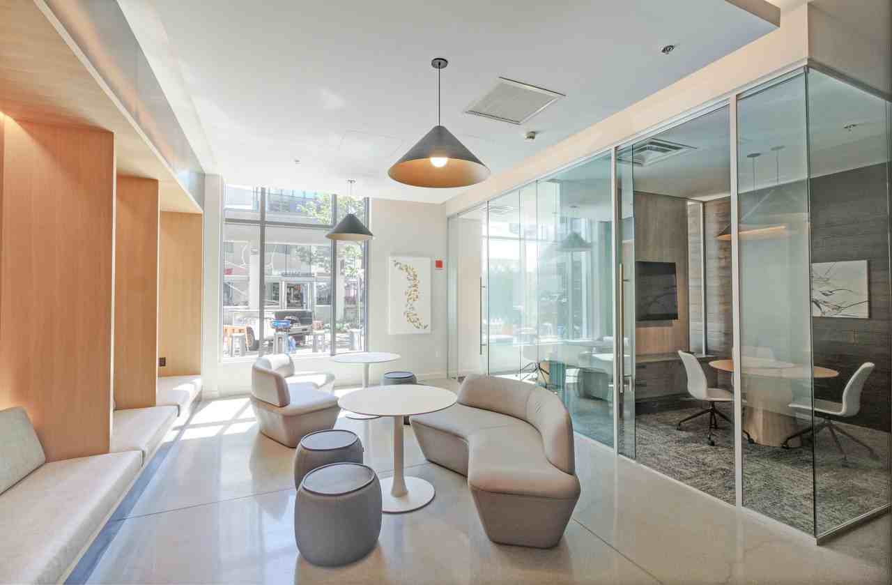 Watermark Kendall East - Photo 3 of 23