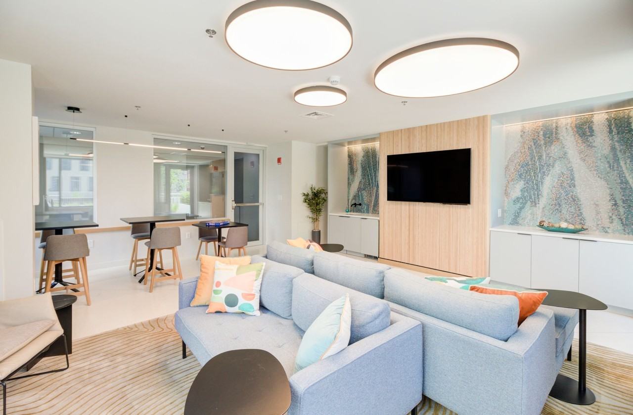 Watermark Kendall East - Photo 5 of 23